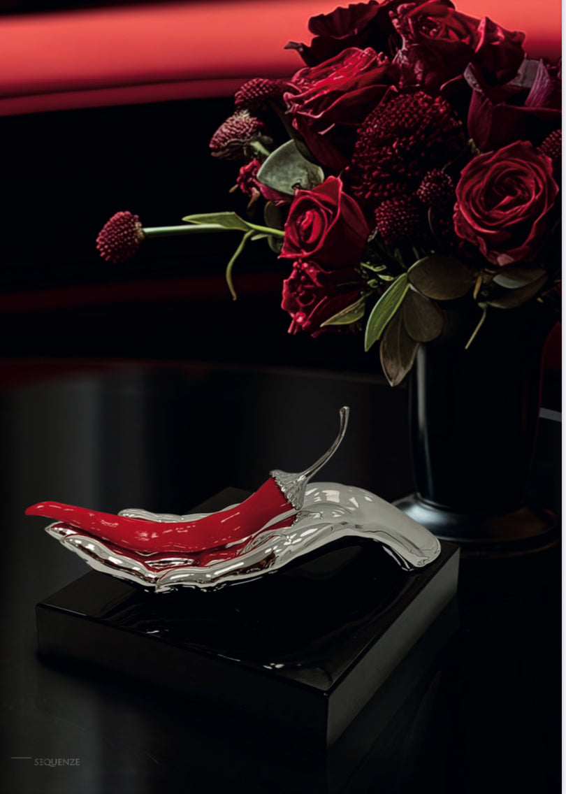 Scultura mano in argento di Sequenze